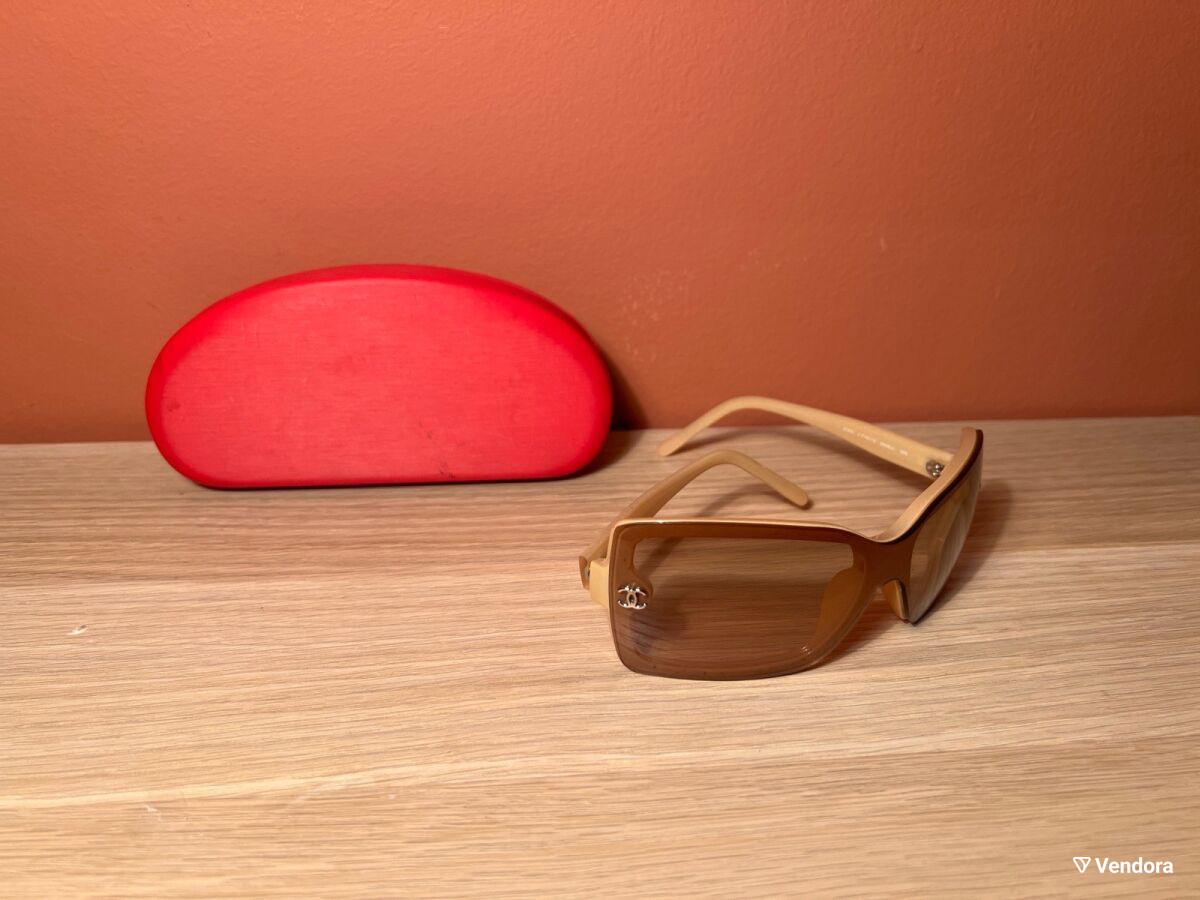 Vintage authentic Chanel sunglasses… - € 139,00 - Vendora.cy display picture 1