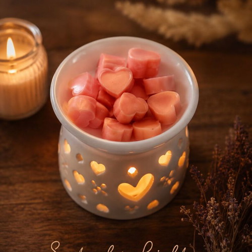 Wax melts made to order with apple, cinnamon, and vanilla scent