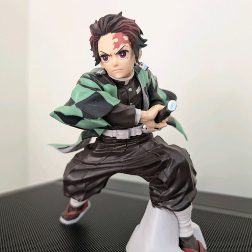 Banpresto Demon Slayer Kimetsu no Yaiba Tanjiro Kamado figure like new, 18cm