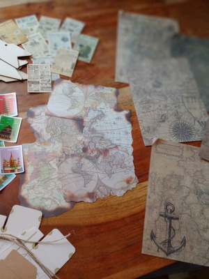 Travel-themed decoration items like new