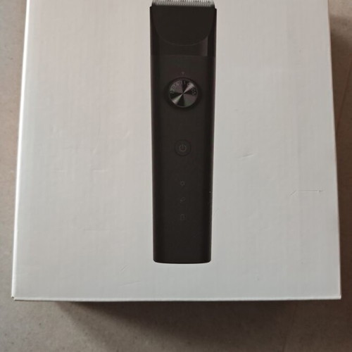 Xiaomi hair clipper like new with 5 length settings and 180 min battery
