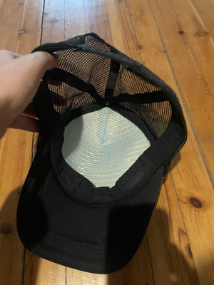 Hat like new in excellent condition