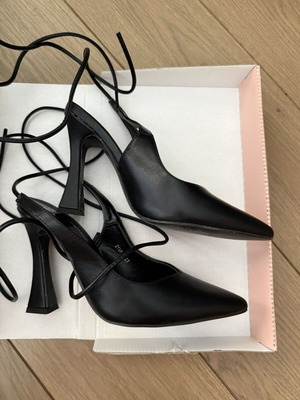 Bozikis pumps size 37, black