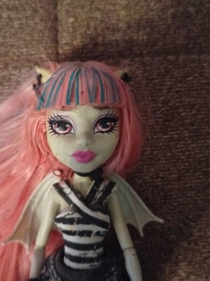 Monster High Rochelle Goyle doll like new without box