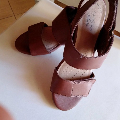 Clarks leather sandals new, adjustable size 37.5, brown