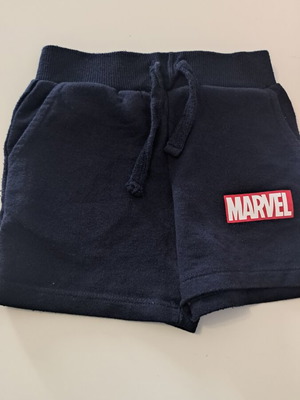 Sinsay Marvel shorts used, black, size 104 cm, ages 2-4