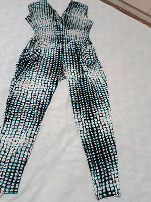 One-piece jumpsuit used with pants size M-L