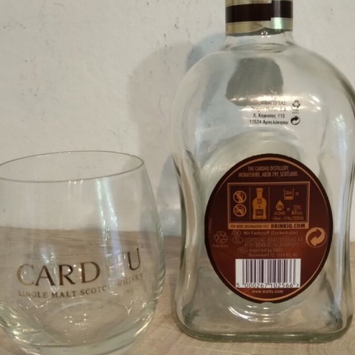 Cardhu whisky bottle with glass like new