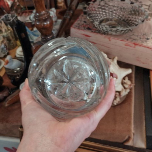 Vintage crystal vase in "Millennium" Iristh cut style like new