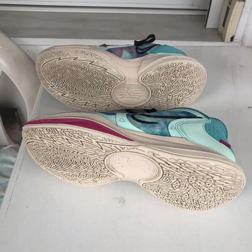 Nike Kyrie Low 5 "Community" sneakers used, women's size 38, turquoise