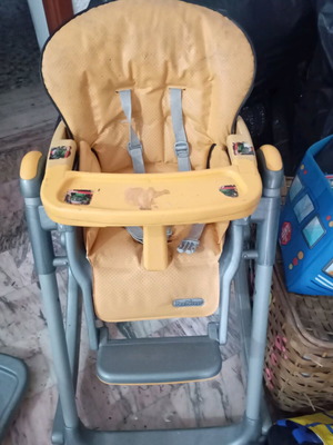 High chair used with music