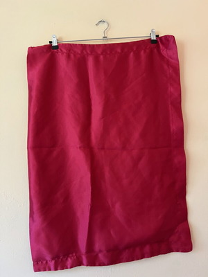 Satin red pillowcase 50x70 cm like new