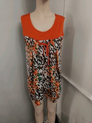 Animal Print Long Blouse like new, sleeveless colorful tunic