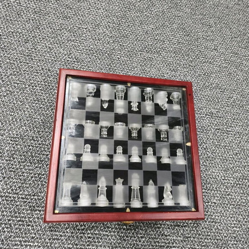 Glass chess set large new with wooden case luxury