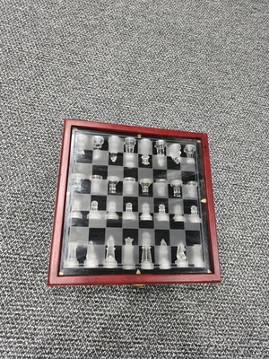 Glass chess set large new with wooden case luxury