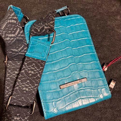 Bonendis leather phone case new with strap