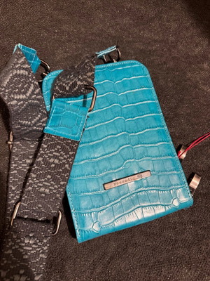 Bonendis leather phone case new with strap
