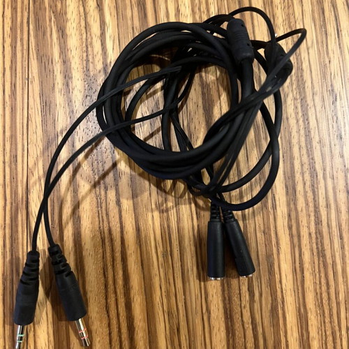 3.5 mm audio extension cable used (microphone and speakers or headset)