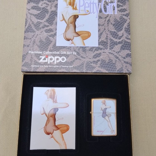 Zippo The Petty Girl Pinup Art Gift Set like new, 1997 Memphis Bell
