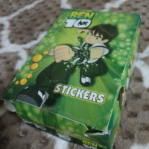 Ben 10 sticker box new, 50 sealed packs