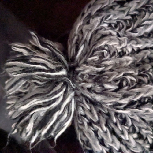 Knit cap used, size L, black and gray