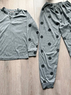 Set pj's like new, grey