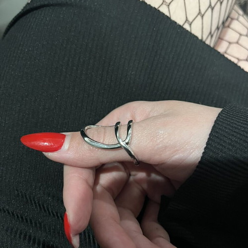 Silver ring brand new in excellent condition