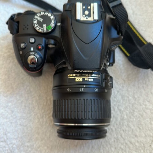 Nikon Digital Camera D3300 like new, charger missing