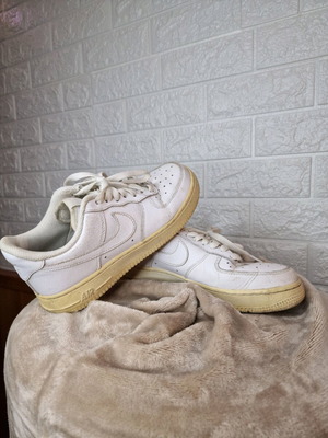 Nike Air sneakers used, white, size 36.5