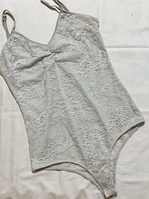 Tally Weijl δαντελωτό κορμάκι σε baby blue, άριστη κατάσταση, νούμερο S/M