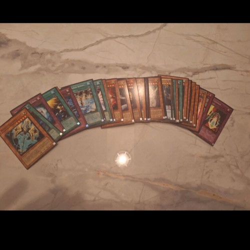 Yu-Gi-Oh! Tin with 40 Cards like new, ready to use