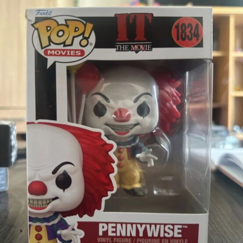 It 1834 Pennywise vinyl figure like new