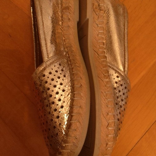 Women's shoes new, gold color, size 36
