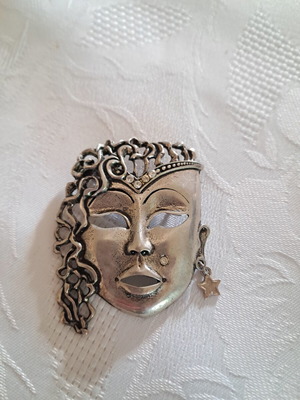 Silver brooch from the 80s Italian, like new, heavy construction