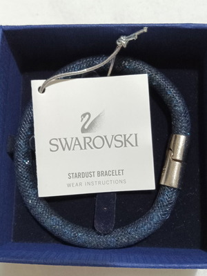Swarovski Stardust bracelet with blue crystals and silver magnetic clasp