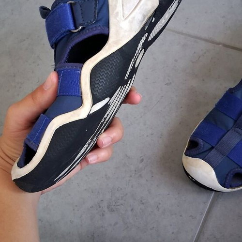 I need money urgently! Help me :( Children's leather sandals