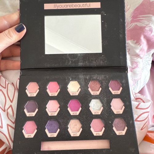 Eyeshadow palette like new with pink and purple colors
