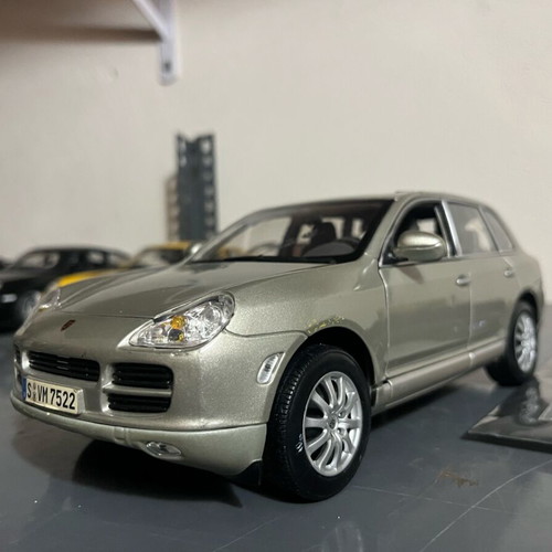 Porsche 1:18 model car used with minor crack on rear left passenger window