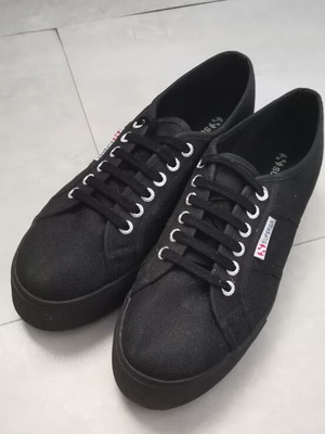 Superga 2750 αθλητικά παπούτσια μέγεθος 40 μεταχειρισμένα, μαύρα
