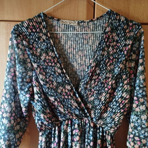 Long floral dress like new, pleated and lined, size M