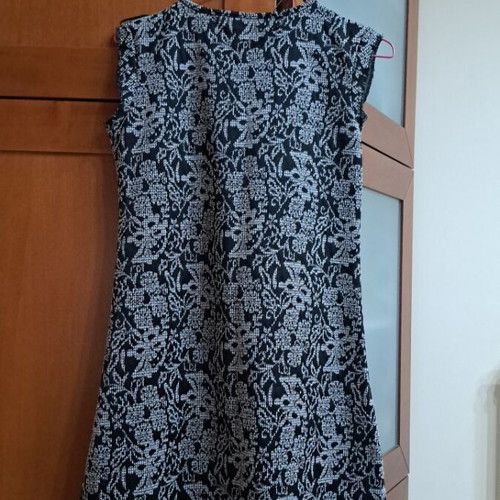 Benissimo dress with lace like new, size M, black and white