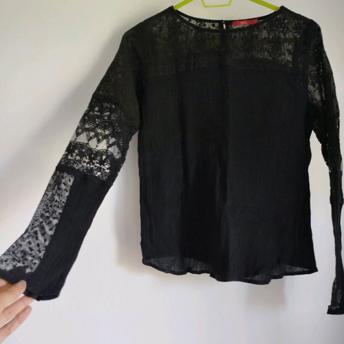 Blouse with perforated details used, size XS