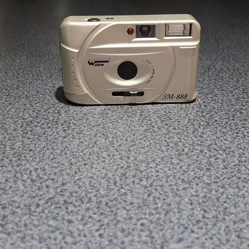 Wizen SM-888 Vintage Analog 35mm Camera with Case used