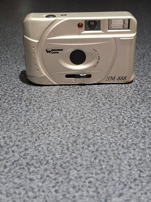 Wizen SM-888 Vintage Analog 35mm Camera with Case used