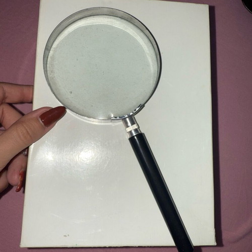 Magnifying glass like new