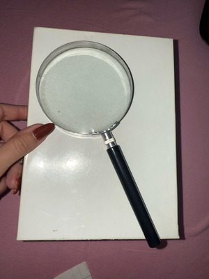 Magnifying glass like new