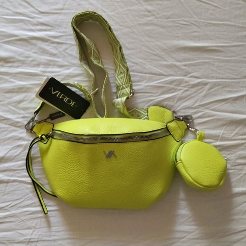 Verde multifunctional shoulder, crossbody, or waist bag new, green