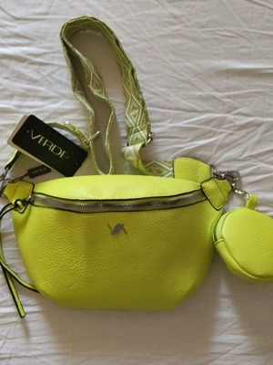 Verde multifunctional shoulder, crossbody, or waist bag new, green