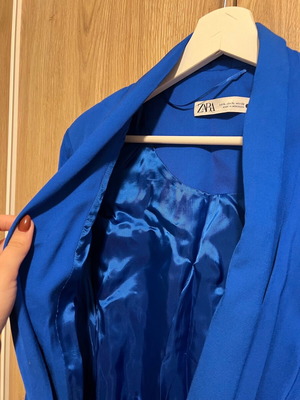 Φόρεμα Zara σαν καινούργιο, μπλε με δέσιμο και σατέν φόδρα