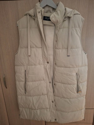 Sleeveless vest new beige with hood